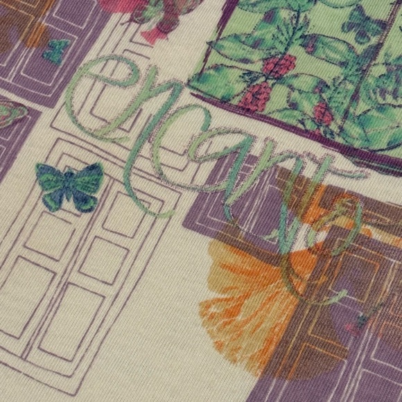 Disney Encanto Lot with Dress, Tee, and Storage Cube - Picture 11 of 16